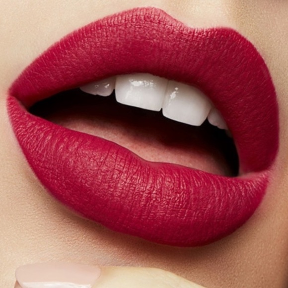 NIB Mac x Selena matte liquid lipcolor Dame Un Beso - Picture 3 of 4